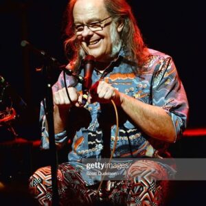 Bonnie Raitt Instagram - I’m crushed beyond words losing our beloved David Lindley. His brilliance, humor, kindness and total uniqueness will shine forever. RIP, dear friend. Thank you for the gift you will always be. My deep condolences to Joanie, Roseanne and all the family. -- Bonnie

Photo by Scott Dudelson @photos_by_the_dude