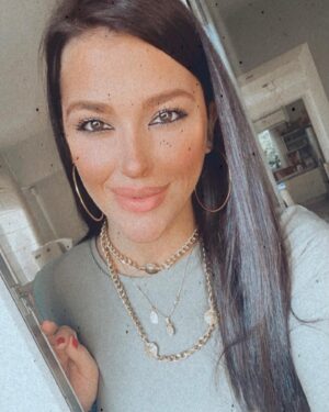 Borisa Tyutyundzhieva Instagram - Честит 1-ви рожден ден на моето прекрасно момиче ❤️❤️❤️❤️❤️ Обичаме те безкрайно