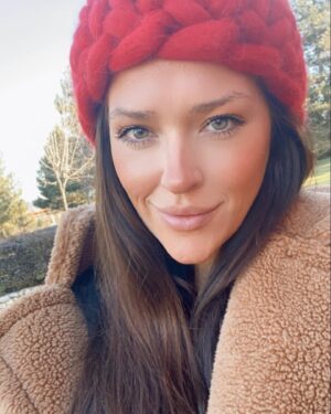 Borisa Tyutyundzhieva Instagram - 1 or 2?