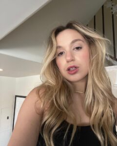 Actress Brady Reiter HD Instagram Photos and Wallpapers May 2023