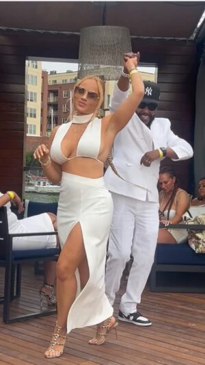 Brave Williams Instagram - Yesterday?! I don’t think I sat down once 😂🎉We did a lil sumthin sumthin & if you missed @mrcouser915 all white party 👀 you missed something special. We did grown & sexy like 🔥. We laughed. We danced. We ate. We celebrated. And shout to my mom 😂🥰the woman of the hour 🔥🏆💕💫🥰🎉thank you to everyone who spent their Sunday with me💕 Friends, family…I love you! #BeBrave #Bmore #grown #sexy #allwhite