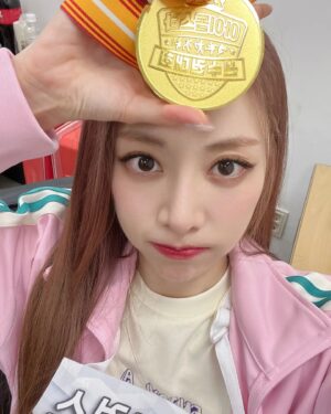 Brave girls Instagram - [📷]

피어레스 !
여러분의 응원소리에 힘입어 브레이브걸스가 양궁 금메달을 땄습니다 ! 💕 
좋은 하루가 되셨길 바라면서 남은 오늘도 행복하게 보내세요ㅎㅎ 
Fearless !
Thanks to your cheers, Brave Girls won the gold medal in archery ! 💕 
I hope you had a great day and have a great rest of the dayㅎㅎ

#브레이브걸스 #BraveGirls
#MBC #2022아이돌스타선수권대회