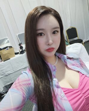 Brave girls Instagram - [📷]

필리핀의 밤을 뜨겁게 달군 브레이브걸스의 무대, 
브레이브걸스를 더 행복하게 만든 피어레스💕
오늘 즐거운 무대 할 수 있도록 응원해 준 피어레스, 특히 필리핀 피어레스 여러분 정말 고맙습니다🥰
Brave Girl’s performance heated up the night in Philippines,
Fearless made Brave Girls happier💕
Thankful to Fearless who cheered for us to perform with such joy, Especially thanks to Philippines Fearless 🥰

#브레이브걸스 #BraveGirls