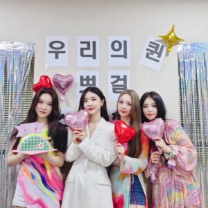 Brave girls Instagram - [📷]

지난 4개월 동안 지치지 않고 끊임없이 사랑과 응원을 보내준 FEARLESS 분들에게 깊은 감사를 보냅니다💕
'퀸덤2'를 통하여 보여드린 무대와 이야기들이 여러분 마음 속에 남았으면 좋겠습니다.
I would like to express my deep gratitude to FEARLESS for their endless love and support over the past 4 months💕
We hope that the performances and stories Brave Girls showed through "Queendom 2" will remain in your hearts.

#브레이브걸스 #BraveGirls
#Mnet #퀸덤2 #QUEENDOM2