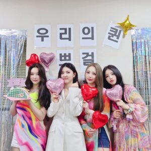 Brave girls Instagram - [📷]

지난 4개월 동안 지치지 않고 끊임없이 사랑과 응원을 보내준 FEARLESS 분들에게 깊은 감사를 보냅니다💕
'퀸덤2'를 통하여 보여드린 무대와 이야기들이 여러분 마음 속에 남았으면 좋겠습니다.
I would like to express my deep gratitude to FEARLESS for their endless love and support over the past 4 months💕
We hope that the performances and stories Brave Girls showed through "Queendom 2" will remain in your hearts.

#브레이브걸스 #BraveGirls
#Mnet #퀸덤2 #QUEENDOM2