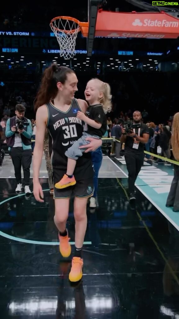 Breanna Stewart Instagram - Home opener is that much sweeter with Ruby there (& Theo)!!🥰