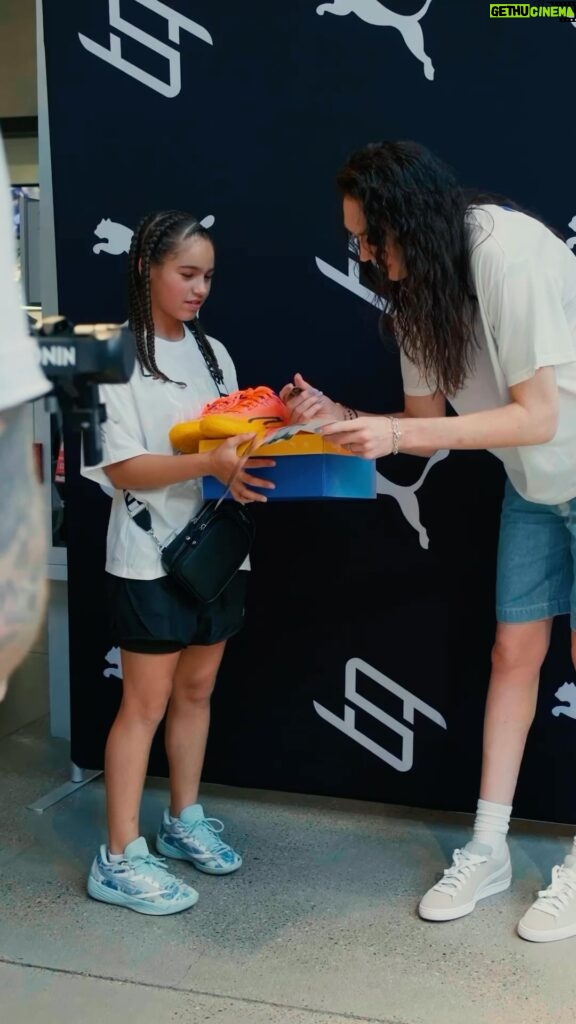 Breanna Stewart Instagram - Appreciate everyone who pulled up to Puma yesterday…more 3’s on the way 🤫👟