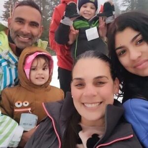 Brenda Robles Instagram - NADA MAS ESPECIAL QUE ESTAR CON PARTE DE LA FAMILIA EN ESTA EPOCA TAN HERMOSA Y CON TANTO SIGNIFICADO ESPIRITUAL. GRACIAS DIOSITO. EN UNOS DIAS LLEGAN OTROS PEDAZOS DE MI CORAZÓN...FELIZ Y AGRADECIDA. MERRY CHRISTMAS PEOPLE🎄❄️⛄️. LOVE YA ALL 😘