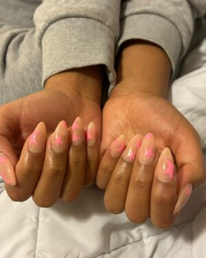 Brenda Robles Instagram - Solo por presumir que tengo una hija Buena, bella, artistica ,talentosa y brilliante.AHHHH YA ES MI CHOFER. Miren que espectacular las uñas que esta haciendo y sin estudiarlo. Alanis Indira Marcano Gerardo Martinez Robles