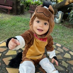 Brenda Robles Instagram - ESTE ES MI PONY FAVORITO, EL MAS PEQUEÑO DE MIS NIETOS. QUE BELLO ERES MI AMOR. TE AMO CON TODO MI SER. SU PRIMER HALLOWEEN 🎃