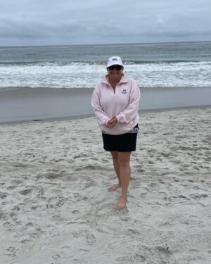 Brenda Strong Instagram - Please meet Anne and Tony from Baltimore.  They were life savers this morning when I was walking Hapi at the beach.  At the end of our walk we got to our car and it wouldn’t open.  Which means, somewhere on the expanse of beach I had lost my car keys. 😫
As I began to retrace my steps, I saw a nice couple, laying out on towels near the entrance and mentioned if anyone should ask about lost car keys, they were mine and to keep their eye out. Instead of just staying put on their towels, they began to look for the keys themselves, without my knowledge as I began to retrace my steps. Anne found them! It turns out Tony had lost his keys in the dark awhile back and some teenagers helped him to find his!!! This is called paying it forward, folks!  They were here in celebration of their daughter’s college graduation.  They are on their way to Napa next. @feastitforward Katie- please pour them a glass of wine for me in celebration of their good deed today!  So so grateful for these fine folks!!! Deep gratitude for good people and kind acts!!! 🥰♥️@anelou123