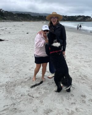 Brenda Strong Instagram - Please meet Anne and Tony from Baltimore.  They were life savers this morning when I was walking Hapi at the beach.  At the end of our walk we got to our car and it wouldn’t open.  Which means, somewhere on the expanse of beach I had lost my car keys. 😫
As I began to retrace my steps, I saw a nice couple, laying out on towels near the entrance and mentioned if anyone should ask about lost car keys, they were mine and to keep their eye out. Instead of just staying put on their towels, they began to look for the keys themselves, without my knowledge as I began to retrace my steps. Anne found them! It turns out Tony had lost his keys in the dark awhile back and some teenagers helped him to find his!!! This is called paying it forward, folks!  They were here in celebration of their daughter’s college graduation.  They are on their way to Napa next. @feastitforward Katie- please pour them a glass of wine for me in celebration of their good deed today!  So so grateful for these fine folks!!! Deep gratitude for good people and kind acts!!! 🥰♥️@anelou123