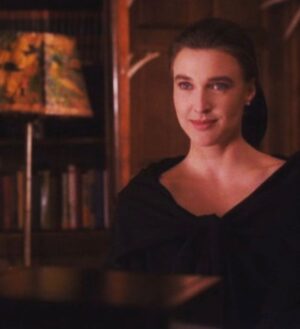 Brenda Strong Instagram - There are certain actors whose work elevates yours just by being in the same room with them.  Piper Laurie was one of those for me.  She was an exceptional actress, that I had the privilege to learn from on Twin Peaks.  As soon as I sat down across from her it was electric.  She brought so much power to her work, and as a young woman, to get to witness and play with that, was a gift.  RIP Ms Laurie.  I never got to thank you for being so generous with me. 🙏🏻