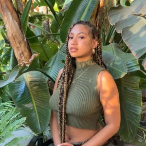 Briana Jones Instagram - been drinking hella water 😊