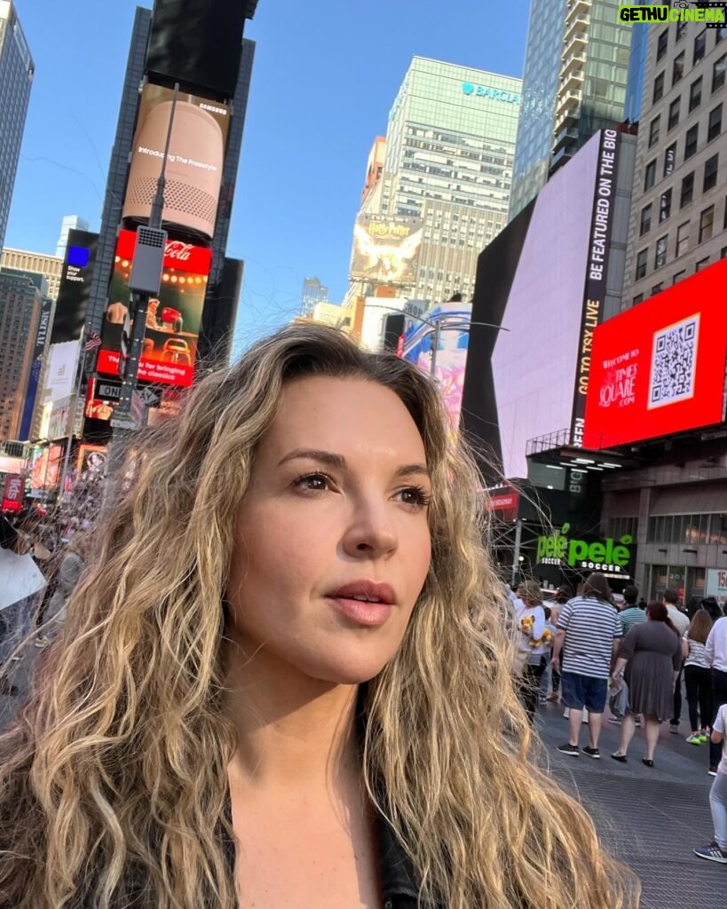 Briana Buckmaster Instagram - Selected 2023 highlights in 10 pictures: 1- New Year’s morning in Morocco 2- filming Creating Christmas 3- Roaming Rome 4- annual NYC visit 5- cutting off most of my hair 6- filming a Hallmark mystery (spoiler alert) 7- birthday shenanigans 8- being so close to beyonce I could see her nose hair 9- view from my room in Hawaii 10- finally getting to meet @dicksp8jr on tour