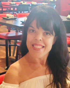 Briana Renee Instagram - This is 39 .. 🌹 Celebrating the day after with my family, and simply feeling like I’m 365 days the more wiser 🤙🏻 I have everything I could wish for.. 🎂 #happybirthdaytome #ageisjustanumber #nofilters #blessedandgrateful