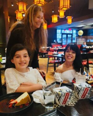 Briana Renee Instagram - This is 39 .. 🌹 Celebrating the day after with my family, and simply feeling like I’m 365 days the more wiser 🤙🏻 I have everything I could wish for.. 🎂 #happybirthdaytome #ageisjustanumber #nofilters #blessedandgrateful