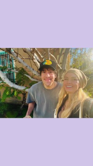 Brianna Brown Instagram - “The first rule of Kite Club is to tell everyone about Kite Club…”

Psyched to listen to my hilarious friend @jonathankite’s new podcast, @kiteclubpodcast!

He’s a funny smarty pants! Worth tuning in… 👊🏽

#KiteClub #KiteClubPodcast