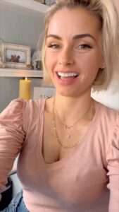 Actress Brianna Brown HD Instagram Photos and Wallpapers April 2024