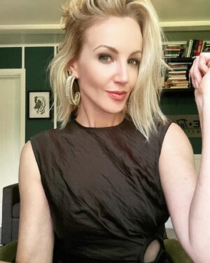 Brianne Davis Instagram - To my younger self: 
I’m sorry for allowing people to hurt you so many times. I’m sorry for all the wrong decisions that you’ve made because you were not wise enough before. I hope you’ll learn to forgive yourself someday. I hope you’ll heal from all your trauma. And I hope you’ve learned from all the mistakes that you’ve made in your past.
Someday, I hope you’ll learn to love yourself after all the heartbreaks that you’ve been through. I know sometimes it’s hard to forget the painful things that happened to you, but it takes time to heal. I hope one day you’ll learn to find your worth again. You were too hard on yourself and you forgot that you are worth it too. One day, I hope you find the happiness that you always deserve.
I want you to know that your past mistakes and traumas doesn’t define who you are. You are more than your wounds and scars. You are more than the number of your heartbreaks. And I hope you always remember that I am so proud of you for being brave enough to stay alive. You are loved, and you are always enough.

📚 Secret Life of a Hollywood Sex & Love Addict @secretlifenovel 

🎙 Secret Life Podcast @secretlifepodcast

#secretlifeofahollywoodsexandloveaddict #secretlifenovel #briannedavis #quitlit #bibliophile #bookstagram #bookrecommendations #authorsofinstagram #slaa #loveaddiction #reels #toxicrelationships #reelsinstagram #loveadvice  #selflove #toxiclove #sobriety #recovery #recoveryispossible  #behernow  #bepresent  #igdaily  #mentalhealth  #selfawareness #selfcare #badrelationships #youngerself #lettertomyself #wednesdaywisdom #selfie