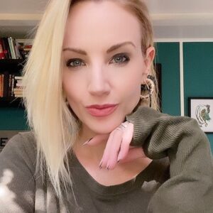 Brianne Davis Instagram - Question of the Day:
I know my worth.
I’ve paid dearly for every ounce of it.
Do you know your WORTH?!? 

📚 Secret Life of a Hollywood Sex & Love Addict @secretlifenovel 

🎙 Secret Life Podcast @secretlifepodcast

#secretlifeofahollywoodsexandloveaddict #secretlifenovel #briannedavis #quitlit #bibliophile #bookstagram #bookrecommendations #authorsofinstagram #slaa #loveaddiction #reels #toxicrelationships #reelsinstagram #loveadvice  #selflove #toxiclove #sobriety #recovery #recoveryispossible  #behernow  #bepresent  #igdaily  #mentalhealth  #selfawareness #selfcare #badrelationships #iknowmyworth #questionoftheday #selfie #wednesdaywisdom