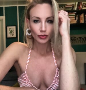 Brianne Davis Instagram - Quote of the week- 
IF IT IS DESTROYING YOU, THEN IT IS NOT LOVE, MY DEAR. 
DO NOT GO BACK.
NOT TOMORROW.
NOT IN 5 YEARS. NOT IN 10.
A PERSON WHO TREATED YOU TERRIBLY WILL DO IT
AGAIN AND AGAIN.
AND AGAIN. 🧡

📚 Secret Life of a Hollywood Sex & Love Addict @secretlifenovel 

🎙 Secret Life Podcast @secretlifepodcast

#secretlifeofahollywoodsexandloveaddict #secretlifenovel #briannedavis #quitlit #bibliophile #bookstagram #bookrecommendations #authorsofinstagram #slaa #loveaddiction #reels #toxicrelationships #reelsinstagram #loveadvice  #selflove #toxiclove #sobriety #recovery #recoveryispossible  #behernow  #bepresent  #igdaily  #mentalhealth  #selfawareness #selfcare #badrelationships