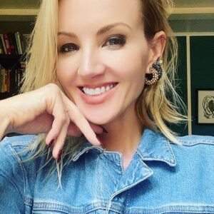Brianne Davis Instagram - Signs of a healthy relationship: We used to act out of feelings of anger, fear, and sadness in an attempt to manipulate our partner. Now we take regular inventory of our words and actions and make amends when we have caused harm to our partner.

📚 Secret Life of a Hollywood Sex & Love Addict @secretlifenovel 

🎙 Secret Life Podcast @secretlifepodcast

#secretlifeofahollywoodsexandloveaddict #secretlifenovel #briannedavis #quitlit #bibliophile #bookstagram #bookrecommendations #authorsofinstagram #slaa #loveaddiction #reels #toxicrelationships #reelsinstagram #loveadvice  #selflove #toxiclove #sobriety #recovery #recoveryispossible  #behernow  #bepresent  #igdaily  #mentalhealth  #healthyrelationships #selfie #wednesdaywisdom #selfawareness #selfcare #badrelationships