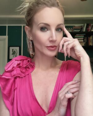 Brianne Davis Instagram - Motto of the Day: 
Always be ready to survive alone. 
Some people suddenly change. 
Today you are important to them, tomorrow you are nothing to them and that’s real life.

I block, mute, and unfriend people in real life. 
This is my world. 
You only exist in it if I want you too.

📚 Secret Life of a Hollywood Sex & Love Addict @secretlifenovel 

🎙 Secret Life Podcast @secretlifepodcast

#secretlifeofahollywoodsexandloveaddict #secretlifenovel #briannedavis #quitlit #bibliophile #bookstagram #bookrecommendations #authorsofinstagram #slaa #loveaddiction #reels #toxicrelationships #reelsinstagram #loveadvice  #selflove #toxiclove #sobriety #recovery #recoveryispossible  #behernow  #bepresent  #igdaily  #mentalhealth  #selfawareness #selfcare #badrelationships