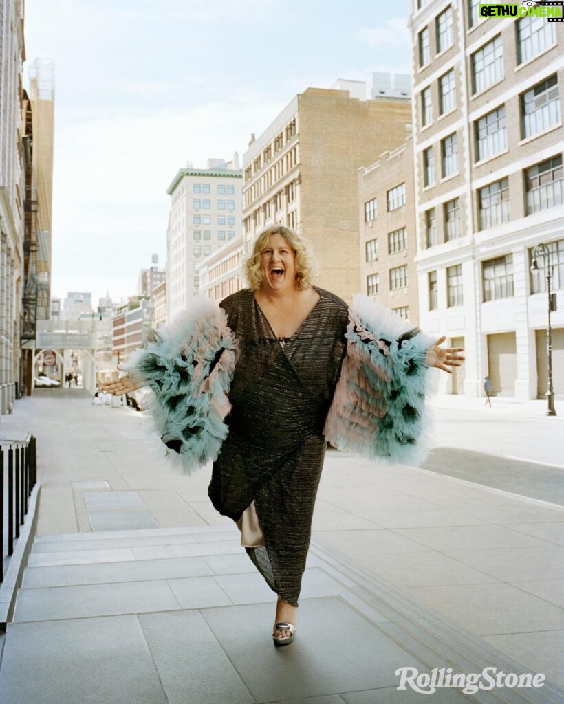 Bridget Everett Instagram - Thrilled to be featured in @rollingstone styled by my sweet @biglarreon678! Appreciate the artful hands of all these fine folks Photos: @ellenfedors_ article: @lisatozzi hair: @hairbylianale makeup: @theokoganmakeup link in bio or pick up a hard copy 5/2!