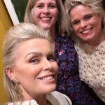 Bridget Maasland Instagram - Boekenbal ‘24 ‘Thuiskomen’ met een touch of gold