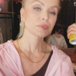Bridget Maasland Instagram - Recap 1. @happyinshape 🗞️ @jedidjahkuijten 💄 2. @rtlboulevard & @gwenvanwaveren 💄 3. @alixthelabel 👘 4. @nansuits 🧥 5. @summumwoman👖Blvd podcast🎙️ 6. @voorwindenmodemall 🥋 7. @johnvdheuvel62 & @lecolook 📺