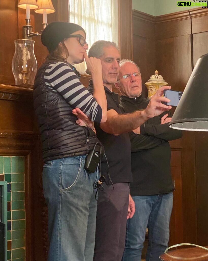 Bridget Moynahan Instagram - Directing is a collaboration. Could not do it without my amazing actors and crew! @bluebloods_cbs #bluebloods #directing #lovewhatyoudo #dowhatyoulove #1404