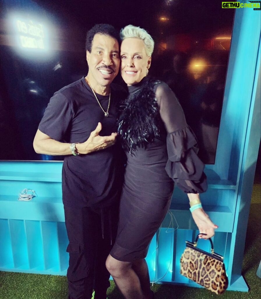 Brigitte Nielsen Instagram - What a show with Lionel at Starlite Festival Marbella. Love this guy! 😘