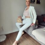 Brigitte Nielsen Instagram - Happy Memorial Day Weekend whether you are packing&traveling or just relaxing at home. Btw I've found this lovely inexpensive vegan bag (not a paid promo). If you can, try buying something vegan, you'll be amazed.