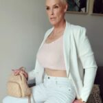 Brigitte Nielsen Instagram - Happy Memorial Day Weekend whether you are packing&traveling or just relaxing at home. Btw I've found this lovely inexpensive vegan bag (not a paid promo). If you can, try buying something vegan, you'll be amazed.