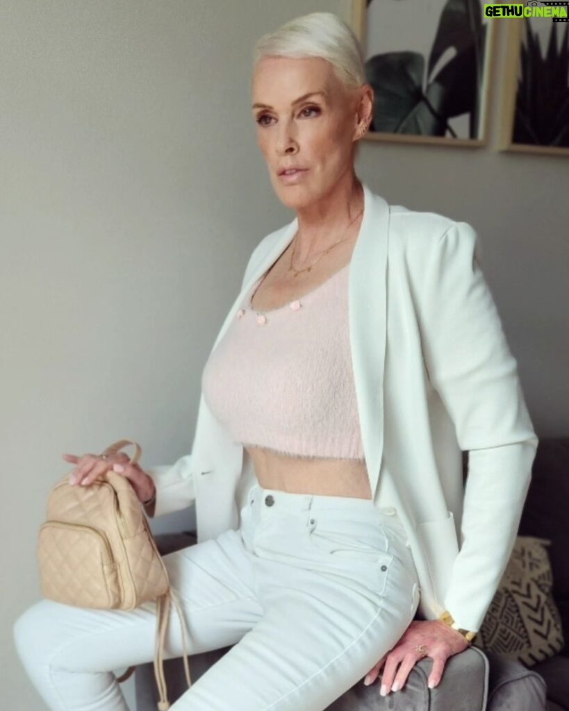 Brigitte Nielsen Instagram - Happy Memorial Day Weekend whether you are packing&traveling or just relaxing at home. Btw I've found this lovely inexpensive vegan bag (not a paid promo). If you can, try buying something vegan, you'll be amazed.