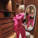 Brigitte Nielsen Instagram - how do your mirrors work?