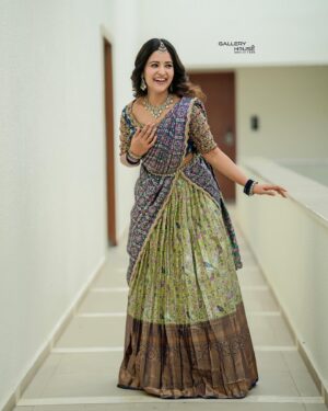 Brinda Acharya Instagram - @ky_makeupstudio @shringaar_000 @gallery_house_photography @thespatika @classy_renthouse @artistry_by_pushpa
