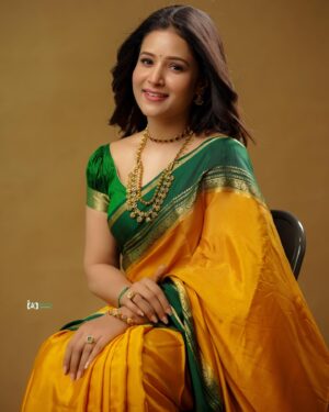 Brinda Acharya Instagram - ಯುಗಾದಿ ಹಬ್ಬದ ಶುಭಾಶಯಗಳು.
Happy Ugaadi🪔
📸 @acchu_photography_official @portrait_by_acchu 
MUHA @makeovers_by_shwethagowda
