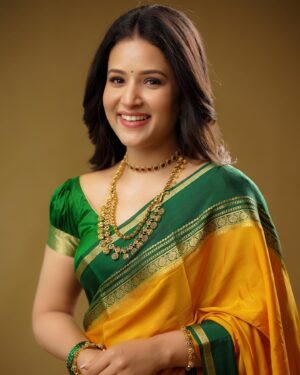 Brinda Acharya Instagram - ಯುಗಾದಿ ಹಬ್ಬದ ಶುಭಾಶಯಗಳು.
Happy Ugaadi🪔
📸 @acchu_photography_official @portrait_by_acchu 
MUHA @makeovers_by_shwethagowda