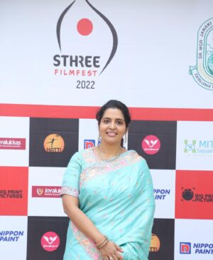 Brindha Sivakumar Instagram - Happy to inaugurate “Sthree” maiden short film festival by Kausalya @dr.mgr_janaki_college on Dec 17 th ! Wishing many talents comes out in flying colours 😊✨!!