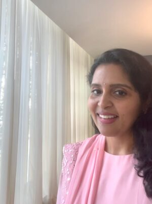 Brindha Sivakumar Instagram - Kangal edho- “Chithha “ beautiful song 💖 @karthikavaidyanathan @pradeep_kumar1123 @dhibuninanthomas