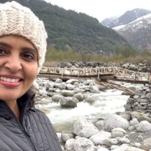 Brindha Sivakumar Instagram - Pudhuvezhai mazhai 🌨️From Manali -Beas River😊