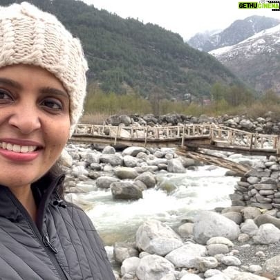 Brindha Sivakumar Instagram - Pudhuvezhai mazhai 🌨️From Manali -Beas River😊