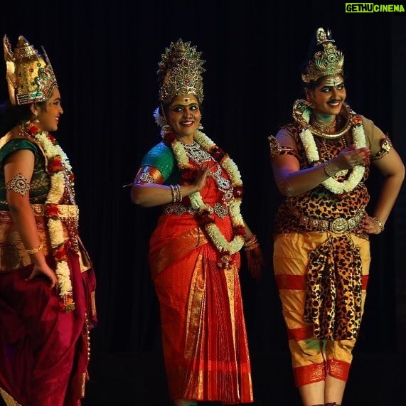 Brindha Sivakumar Instagram - Feel blessed to be a part of “Karunai kadal Kandhavel” dance drama by KALAMAMANI KRISHNAKUMARI NARENDRAN AKKA ! Got to sing and perform as Parvathi in @abinayanatyalaya Production 😊🙏🏼✨!!🧿