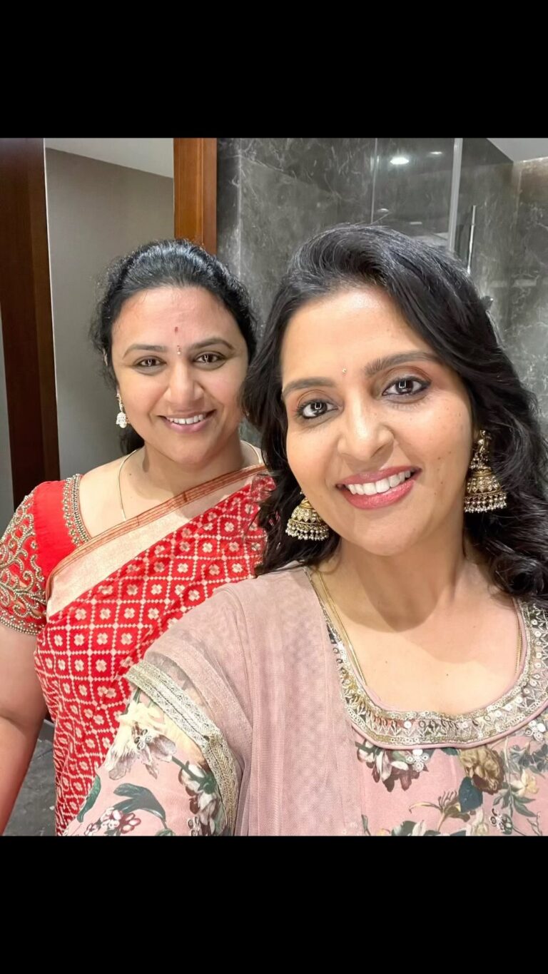 Brindha Sivakumar Instagram - To All the Women out there !! Wishing you all a Very Happy Women’s Day 😊💖💐🎉✨Every woman is an Achiever ! 🎉Take time out ,to do your favourite things and hold on to your dreams, it will surely come true ! Let’s love, support, encourage and care for each other 💕 These are some of my favourite woman who have made me who I am today💕🙏🏼✨🧿