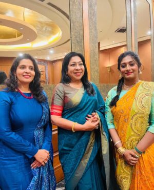 Brindha Sivakumar Instagram - Was a Very Eventful Mother’s Day 2022 Celebration by @suhaacosmeticclinic ! Women Achievers from various fields were Awarded and I was very happy to Recieve an Award Among them. #DrkamalaSelvaraj  Aunty Beloved was Awarded Lifetime Achievement, @krith.radhakrishnan , @dr_srimathy_kesan and many others for their contributions in various fields. Thanks to @suhaacosmeticclinic -Sudha and @dr.abilasha for organising such a beautiful event! Thanks to dear @medha.ragu for the video and pics💕 dress: @merasalofficial