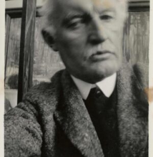 Brit Marling Instagram - third eye ;)
marta ❣️ @babaa 
  edvard munch taking selfie 1930