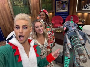 Britney Haynes Instagram - @bigbrothercbs INVASIIIOONNN!!! 👽👽👽 we are here and I’m queer!!! 💕🤝