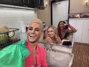 Britney Haynes Instagram - @bigbrothercbs INVASIIIOONNN!!! 👽👽👽 we are here and I’m queer!!! 💕🤝